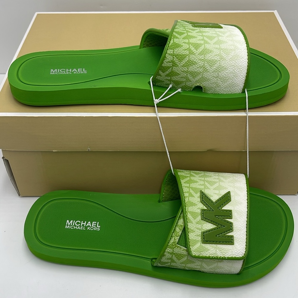 Michael Kors Green Slide Logo Sandals Palmer Ombré Signature
Jungle Green
NWT - Picture 3 of 16